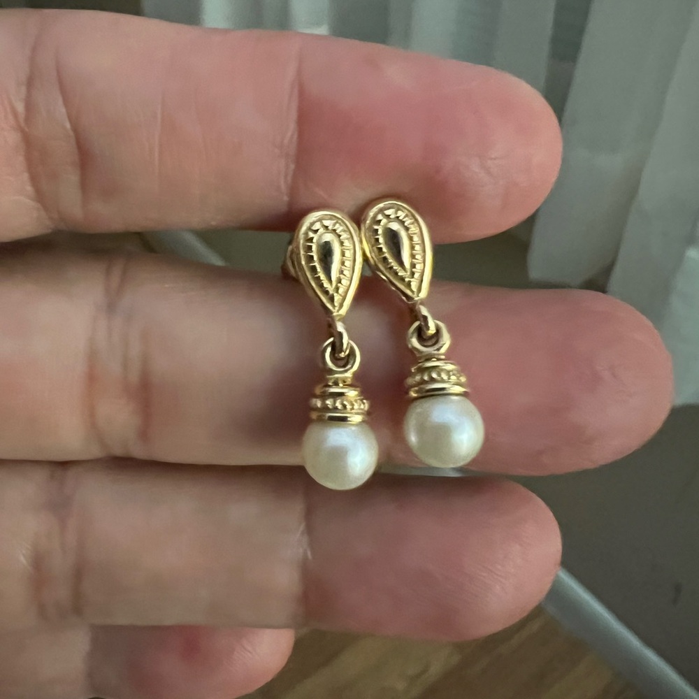 James Avery retired 14k gold Vintage Cultured Pearl drop Earrings